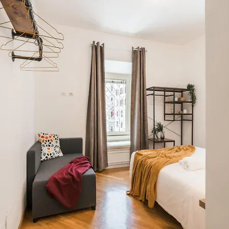 The Rent - Spacious Three-bedroom Near The Colosseum Apartamento *
