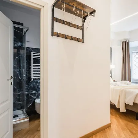 The Rent - Spacious Three-bedroom Near The Colosseum Apartamento