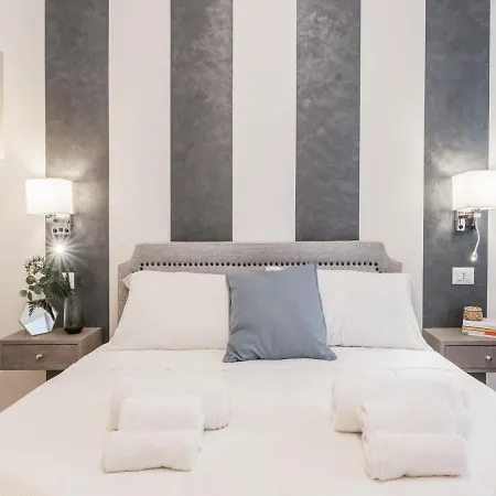 Apartamento The Rent - Spacious Three-bedroom Near The Colosseum *