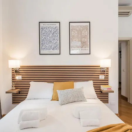 Appartamento The Rent - Spacious Three-bedroom Near The Colosseum